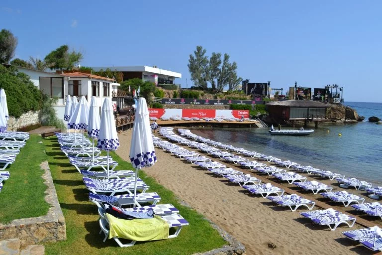 Kıbrıs Disko ve Bar escape beach club resmi